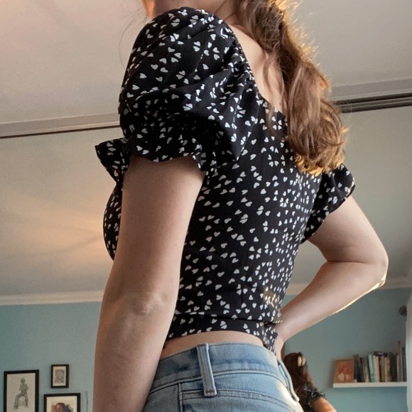 •Puff Sleeve Heart Top• - Picture 2 of 2